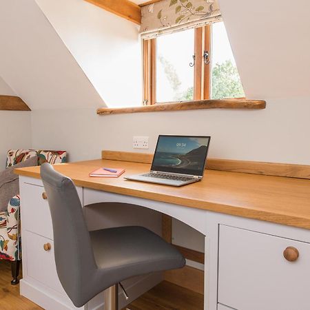 버킹엄 Exquisite Coach House Near Silverstone & Stowe 아파트 외부 사진